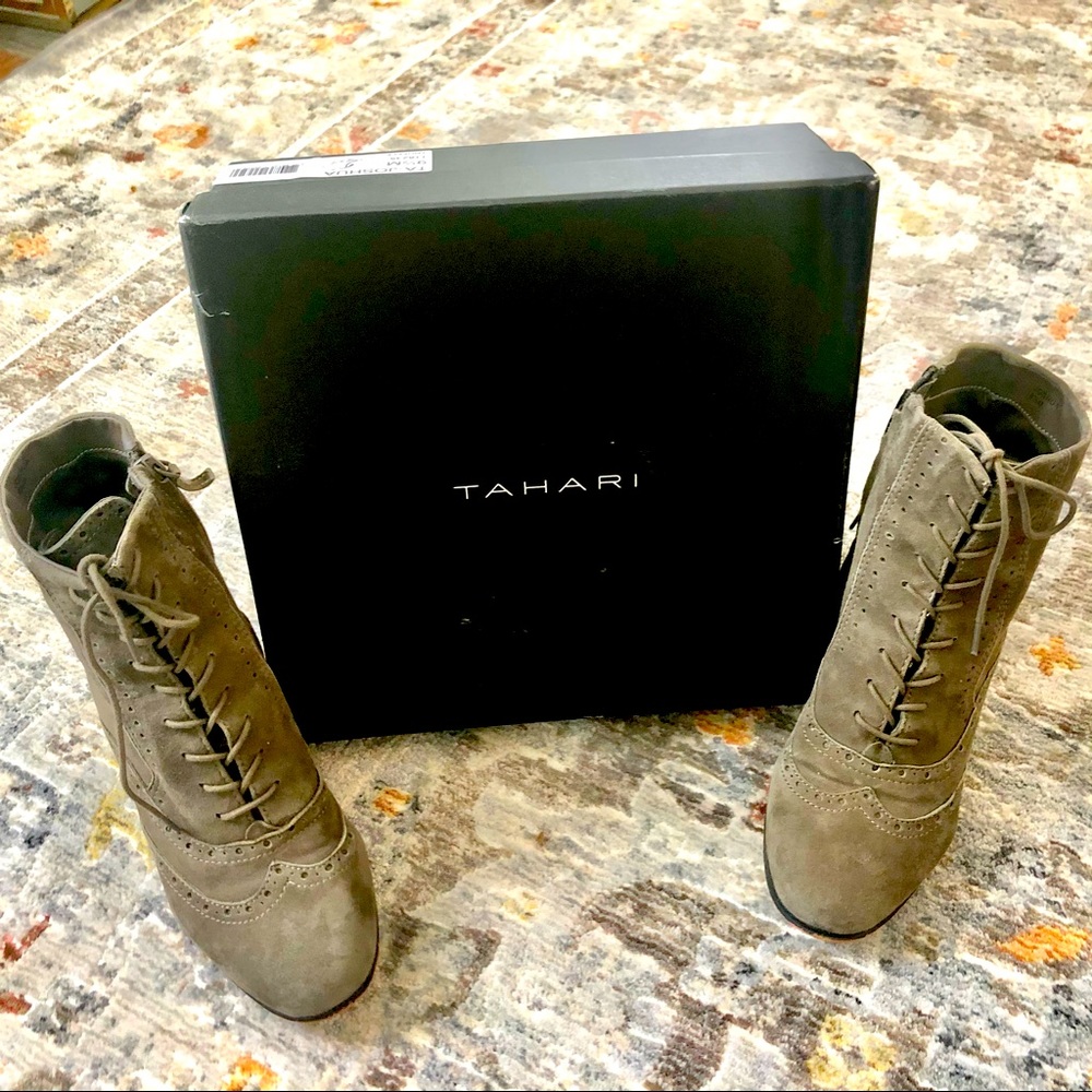 Tahari ankle booties soft leather size 9.5